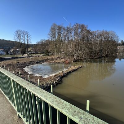 Bild vergrößern: Freigemachtes Baufeld für den Brückenneubau - 2, Februar 2023