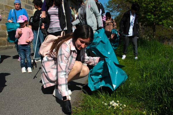Müllsammelaktion von Geflüchteten aus der Ukraine