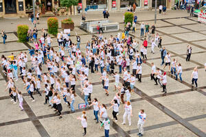 Bild vergrößern: Flashmob auf dem Maxplatz
