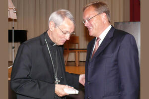 Bild vergrößern: OB Starke schlägt den ehemaligen Erzbischof Ludwig Schick als Ehrenbürger vor
