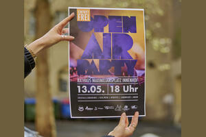 Bild vergrößern: »Open Air Party« steigt im Rathaus-Innenhof